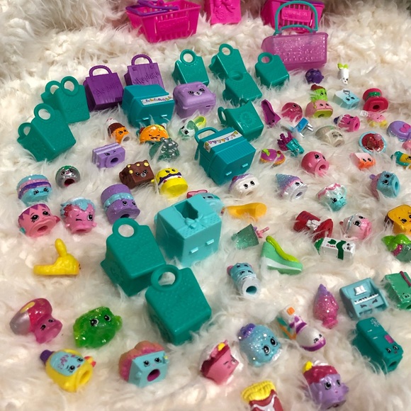 75 PC SHOPKINS - Picture 2 of 7